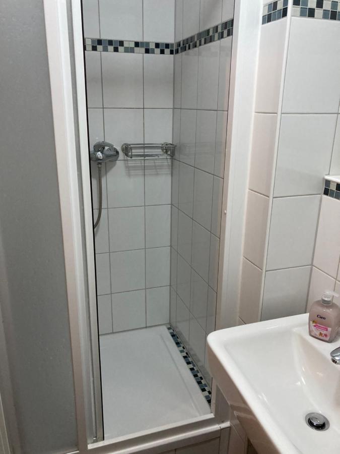Schoene Zweiraumwohnung In Cottbus Exterior foto